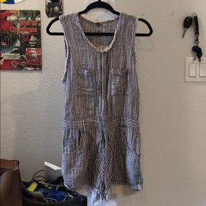 Comfy romper with pockets.